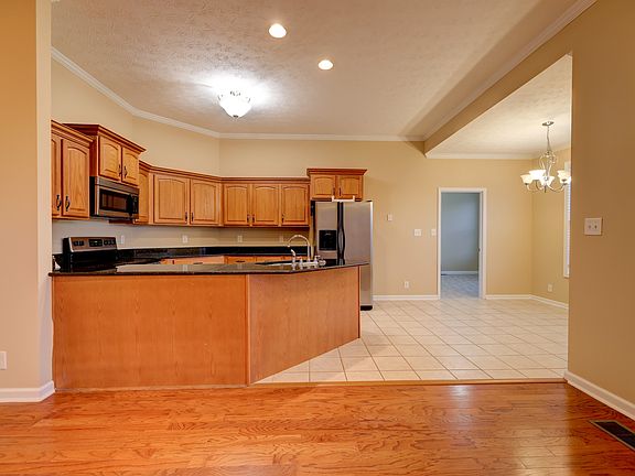 5th image of 1625 Apache Way