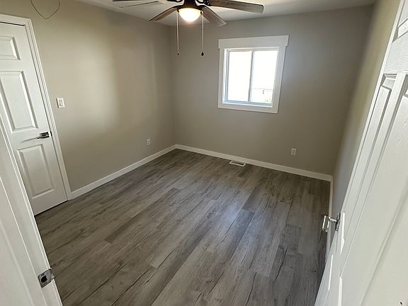 5th image of 345 Sharpe St