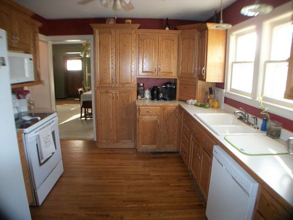 3rd image of 301 S Washington St
