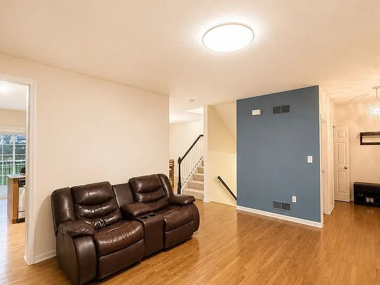 10551 Cherry Grove Ct — Photo 4