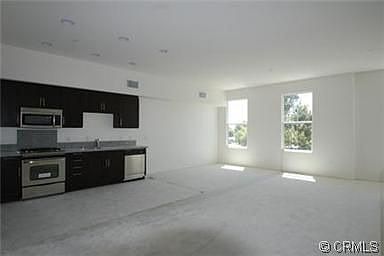 5th image of 216 S San Dimas Ave