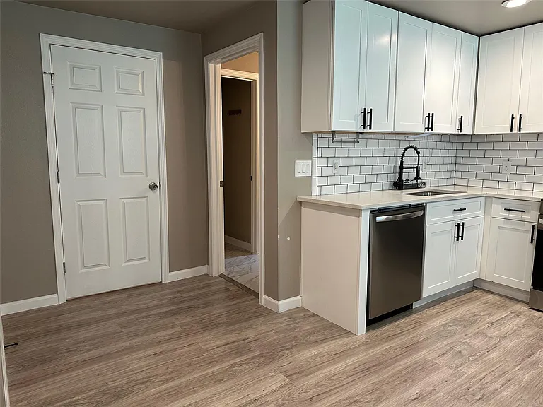 1404 Forest St #B — Photo 8