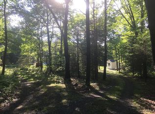 143 Allen Greening Rd, Milford, PA 18337