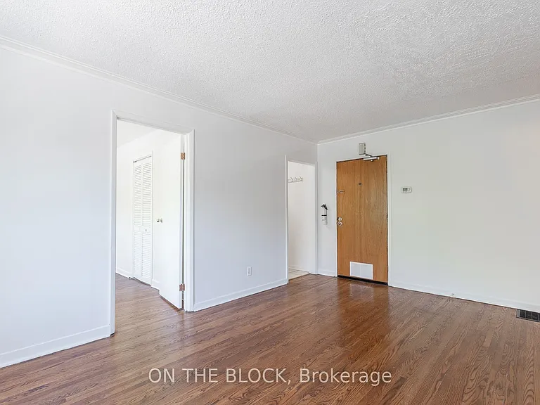 883 Saint Clair Ave W #2 — Photo 2