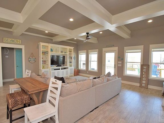 5th image of 936 S Cove Dr