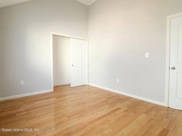 85 Perry Avenue image 8 of 12