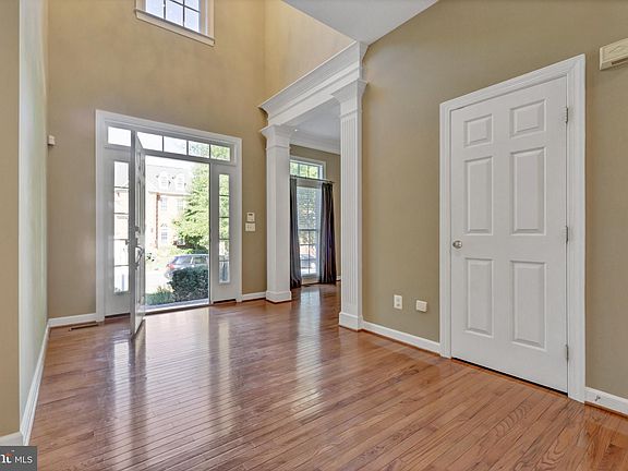 3rd image of 1372 Northwyck Ct