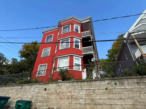 11 Wood St Floor 2, Fitchburg, MA 01420
