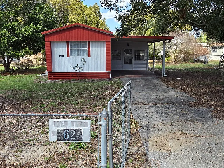 4625 Pine St — Photo 1