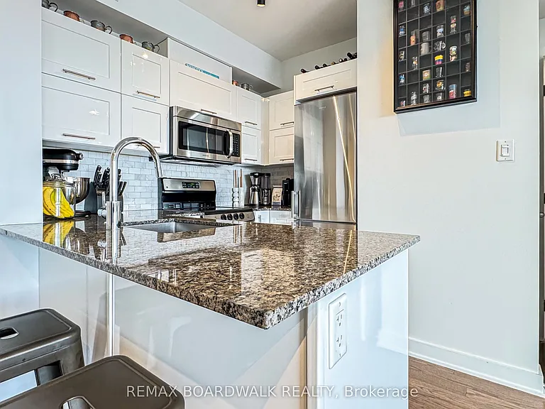 40 Nepean St #1206 — Photo 17