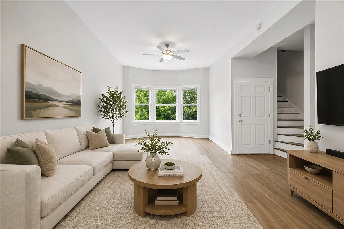 4 bed, 2200 sqft, $3,450 — Photo 2