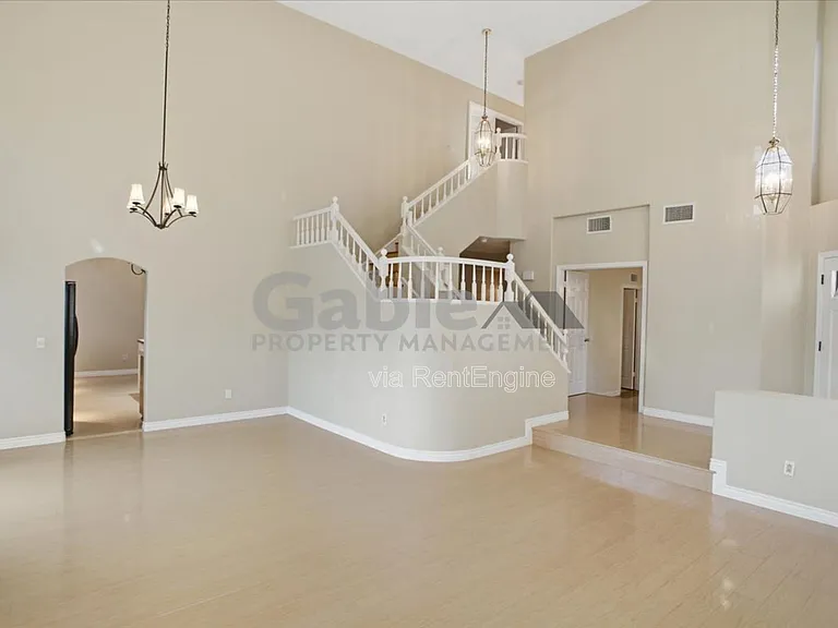 25344 Irving Ln — Photo 4