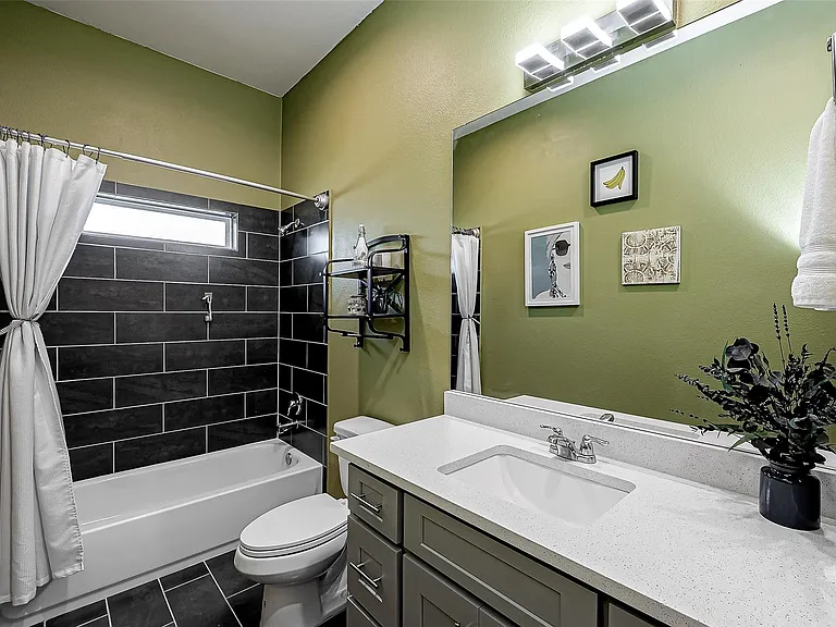 108 Bay Oaks Dr — Photo 8