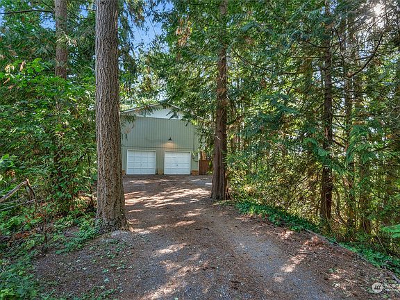 4th image of 3815 NE 205th Street