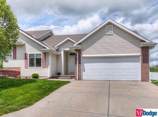 9166 Laurel Plz, Omaha, NE 68134