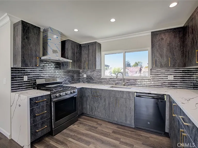 10920 Garden Grove Ave — Photo 16