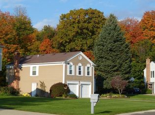 28401 Shiloh Ct, Farmington Hills, MI 48331