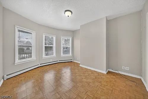 271 Mount Vernon Ave Photo 1