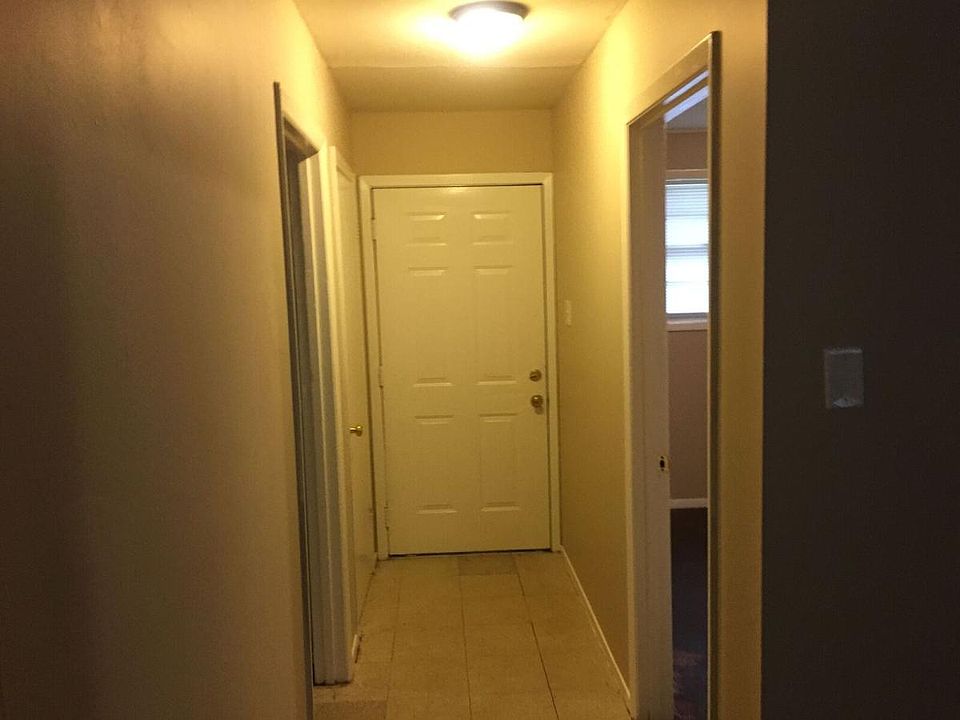 2nd image of 3181 Aden St