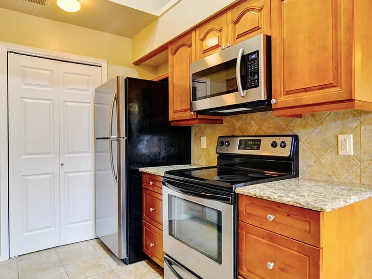 5700 Cedar Creek Dr — Photo 9