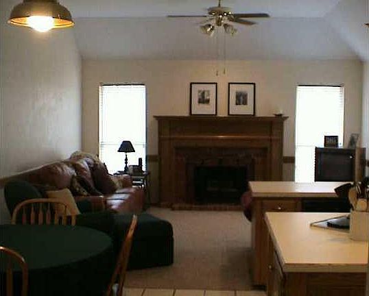 4th image of 2712 W Woodhollow Trl