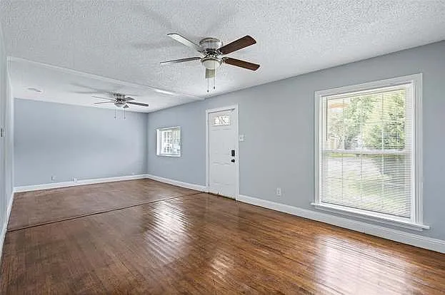 325 Paddy St — Photo 28