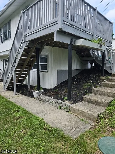3 bed, 2.0 bath, 1560 sqft, $3,100 — Photo 3