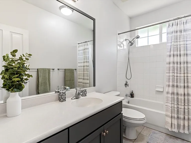 650 Komo Ohia St — Photo 17
