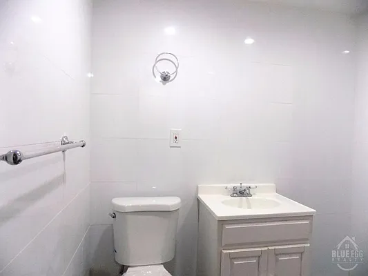 Rented by Blue Egg Realty Corp | media 16