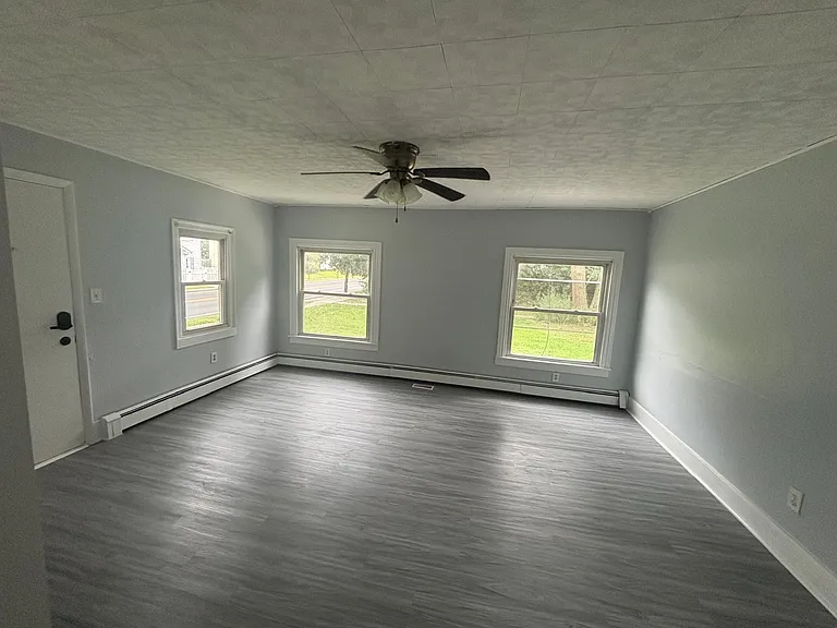 928 & 930 Main St #1 — Photo 8