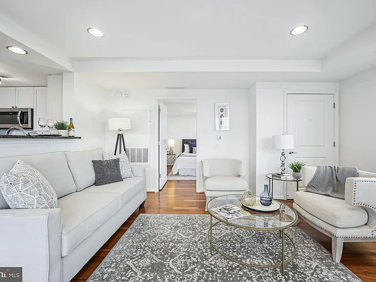 930 Wayne Ave #1205 — Photo 12