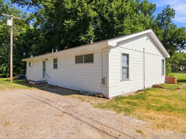 406 N Cherokee Trl, Beggs, OK 74421