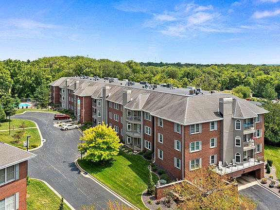 3rd image of 5200 N Knoxville Ave APT 206S