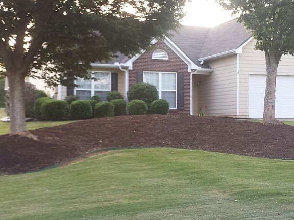 Creekstone Place road view
