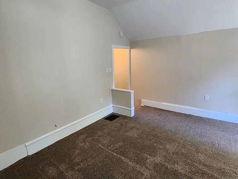 224 Gates Ave — Photo 16
