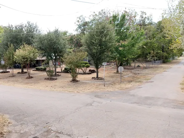 421 Houston Ave, Strawn, TX 76475