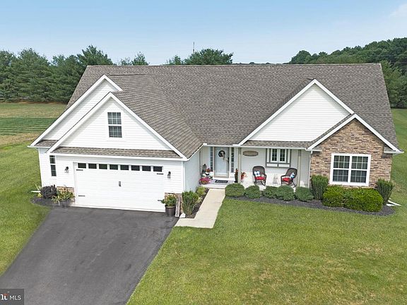 3rd image of 11409 Eagle Run