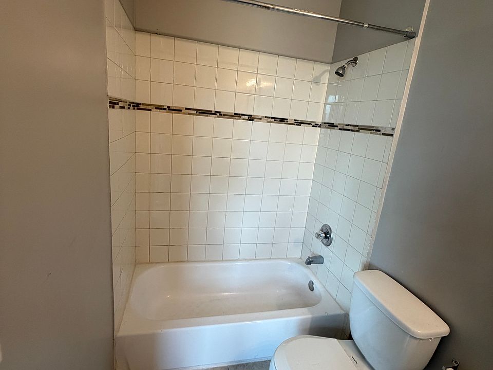 1st image of 121 Broadway #305