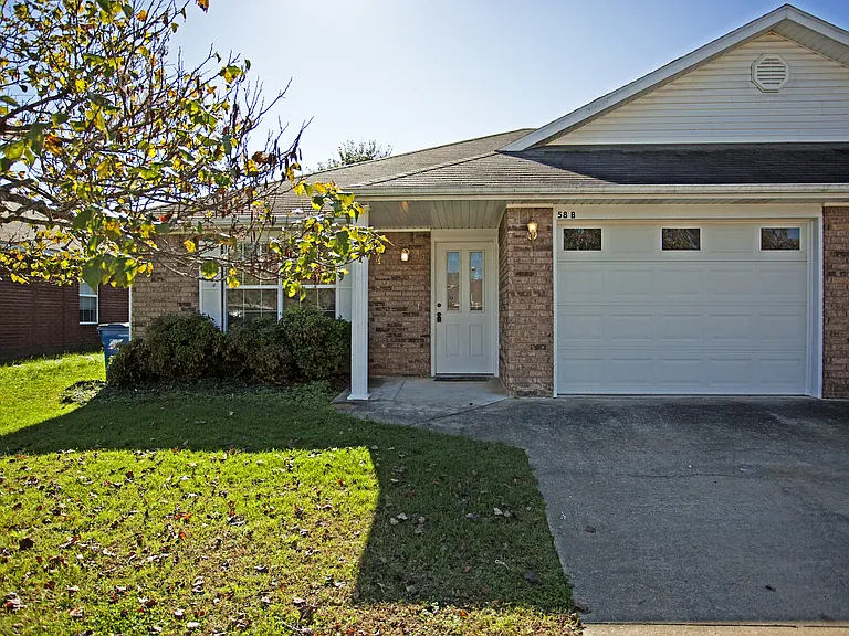 58B Holly Dr — Photo 2