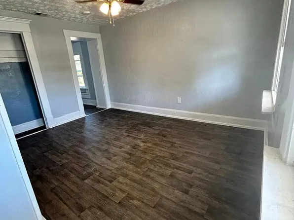 420 E Indiana St #B, Newark, OH 43055