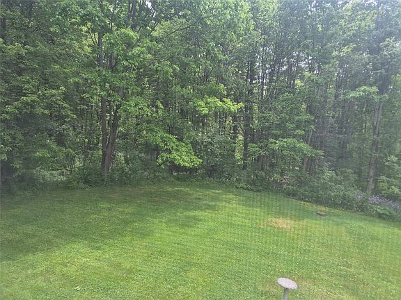 5th image of 762 Pollard Hill Rd