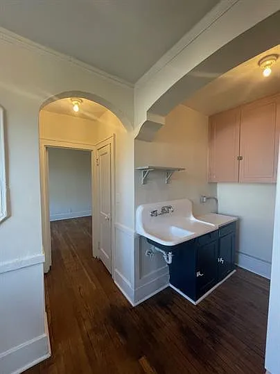 2024 Hubbard St — Photo 11