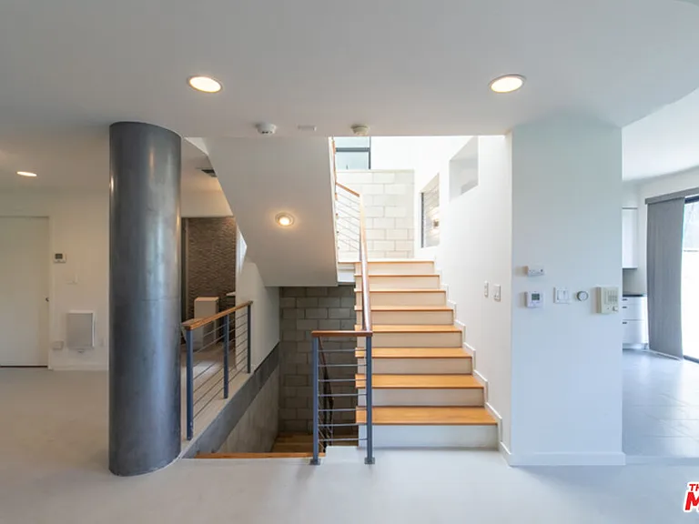 2216 Bancroft Ave — Photo 15