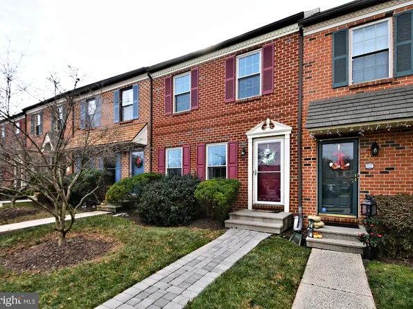 230 Troon Ct, Royersford, PA 19468