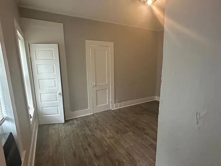 216 W Magnolia St — Photo 8