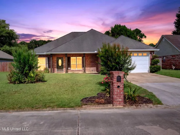 7621 Falcon Cir, Ocean Springs, MS 39564