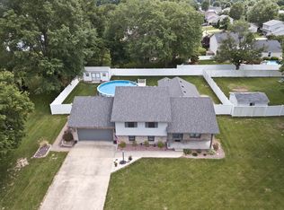 415 Arrowhead Dr, Troy, IL 62294