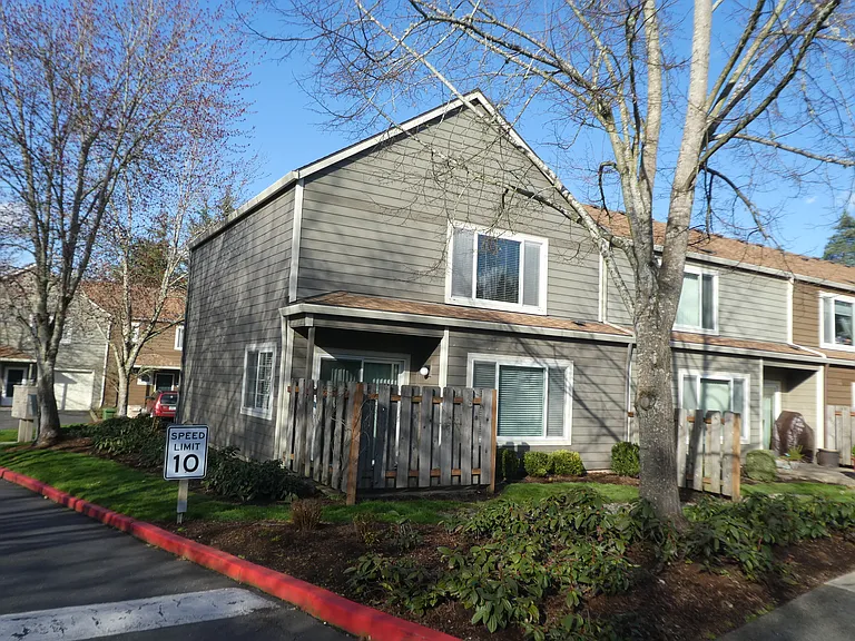 7123 SW Sagert St #104 — Photo 35