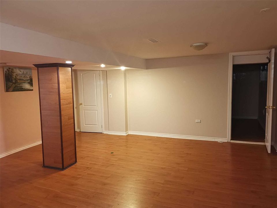2nd image of 419 Lynett Cres #Basement