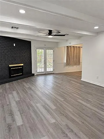 3 bed, 2.0 bath, 1405 sqft, $2,400 — Photo 3